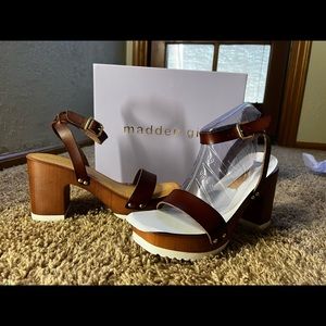 NWT Madden Girl Dark Cognac 7.5 Wooden Platform